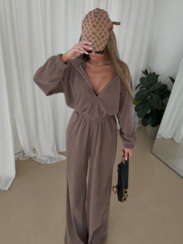 Kombinezon Adelis sztruksowy czekoladowy