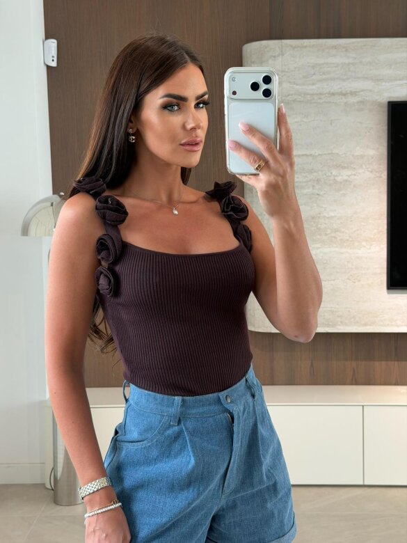 Top Estrado z kwiatami czekoladowy 