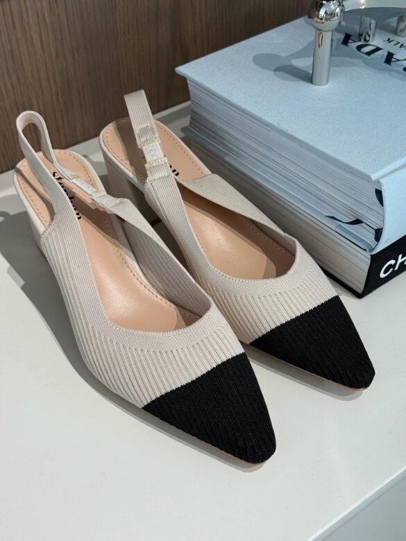 Szpilki Westy beżowo-czarne 