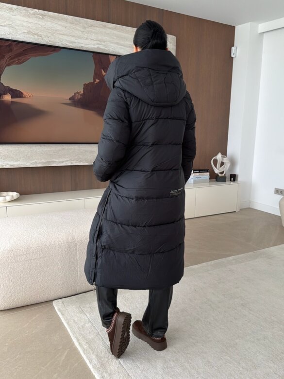 Płaszcz Vanozzi pikowany z kapturem czarny