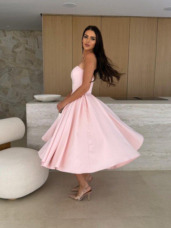 Sukienka Tisdale midi elegant jasnopudrowa 