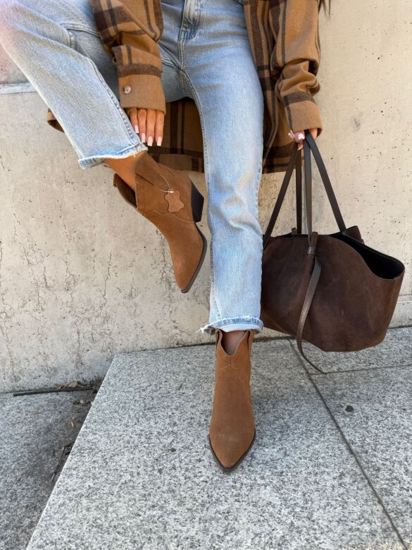 Botki Selorra kowbojki zamszowe karmelowe 