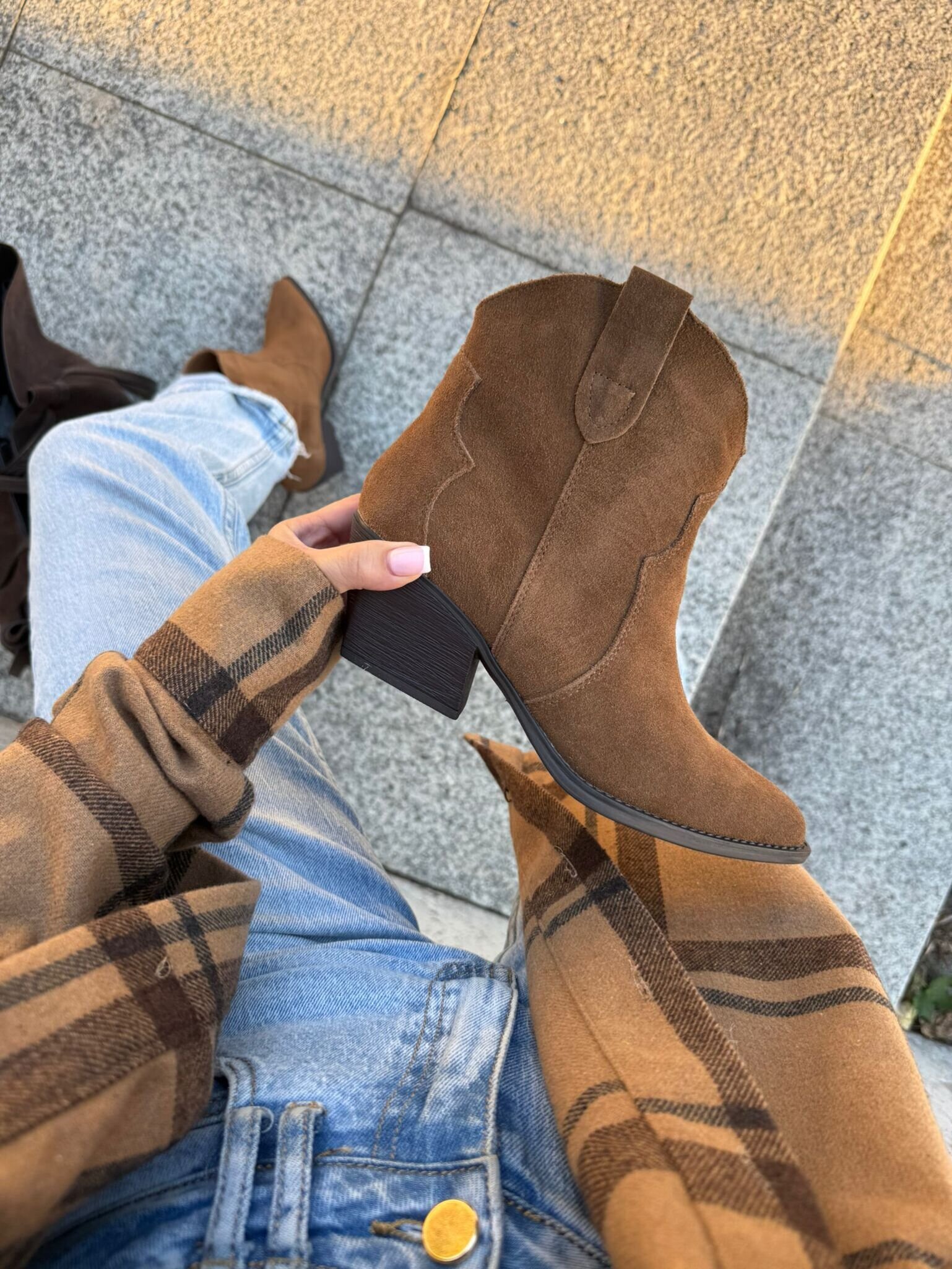 Botki Selorra kowbojki zamszowe karmelowe 