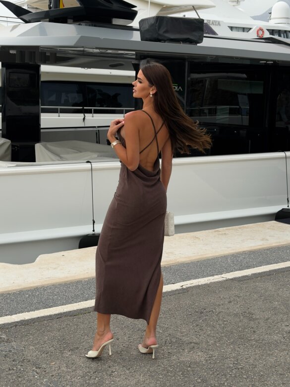 Sukienka Paulli z wiskozą czekoladowa 