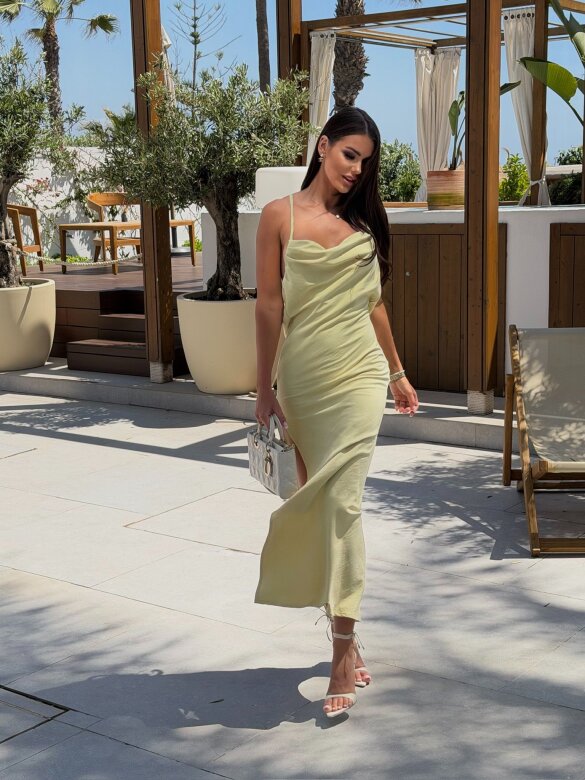 Sukienka Paulli z wiskozą matcha 