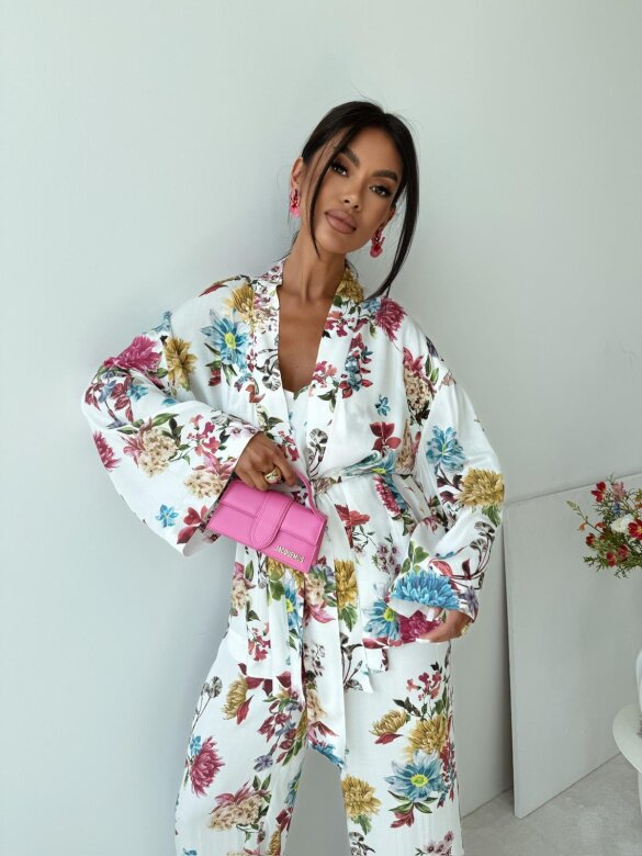 Kimono Sheraton w kwiaty białe