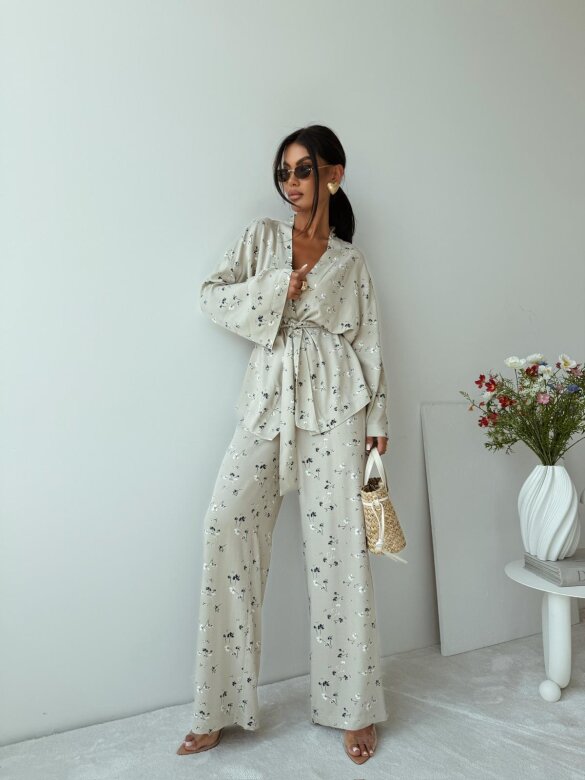 Kimono Sheraton w kwiaty jasnobeżowe 