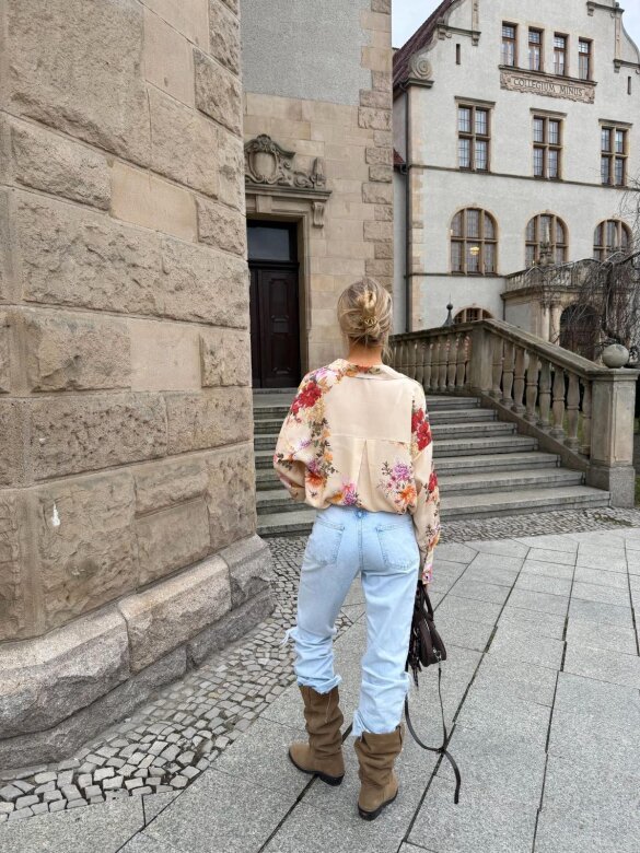 Koszula Luserra w kwiaty waniliowo-czerwona