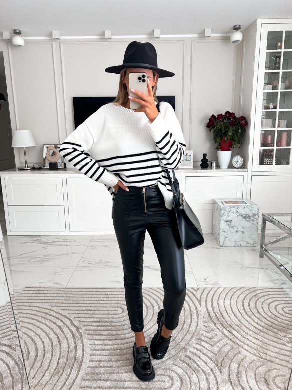 Sweter Specially w paski ecru-czarny 