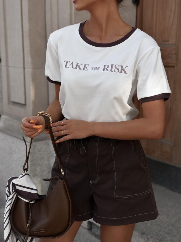 T-shirt Take The Risk z bawełną biały 