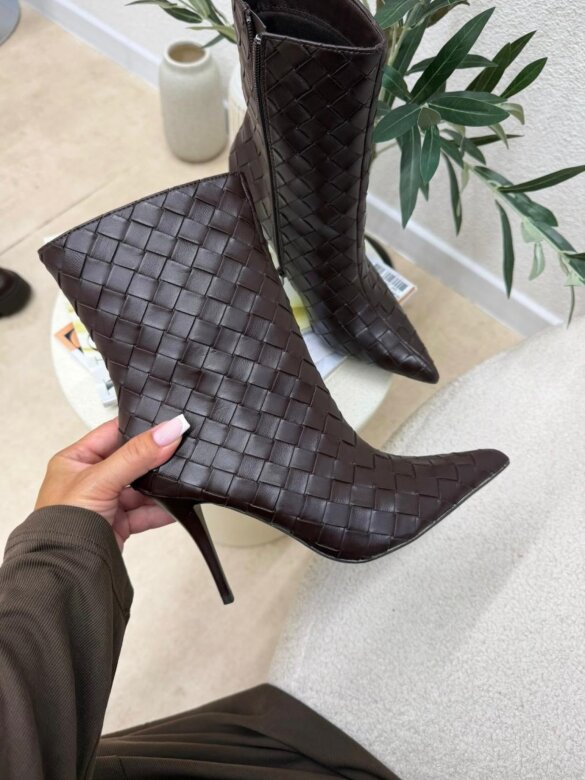 Boots Addy chocolate