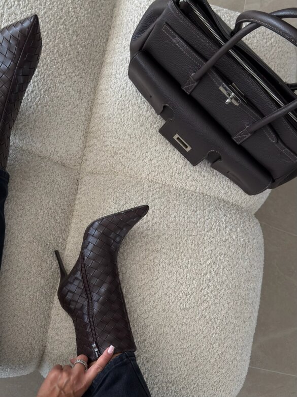 Boots Addy chocolate