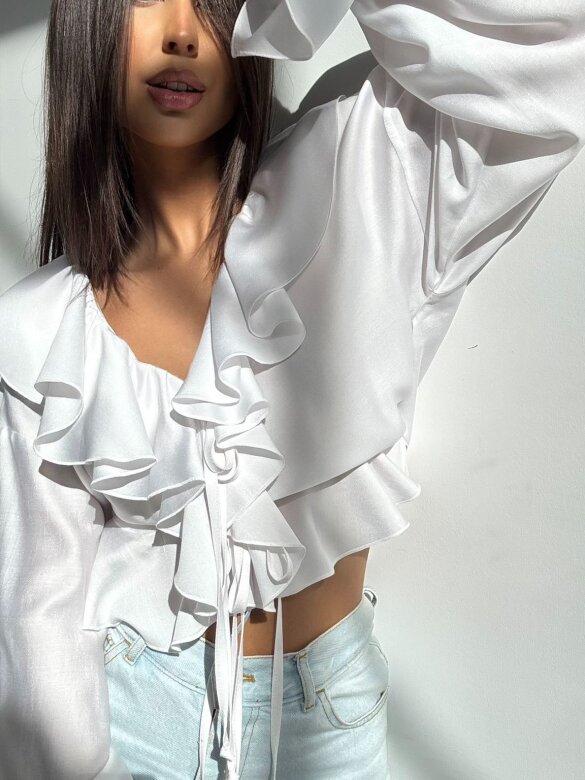 Blouse Tovella with frills white