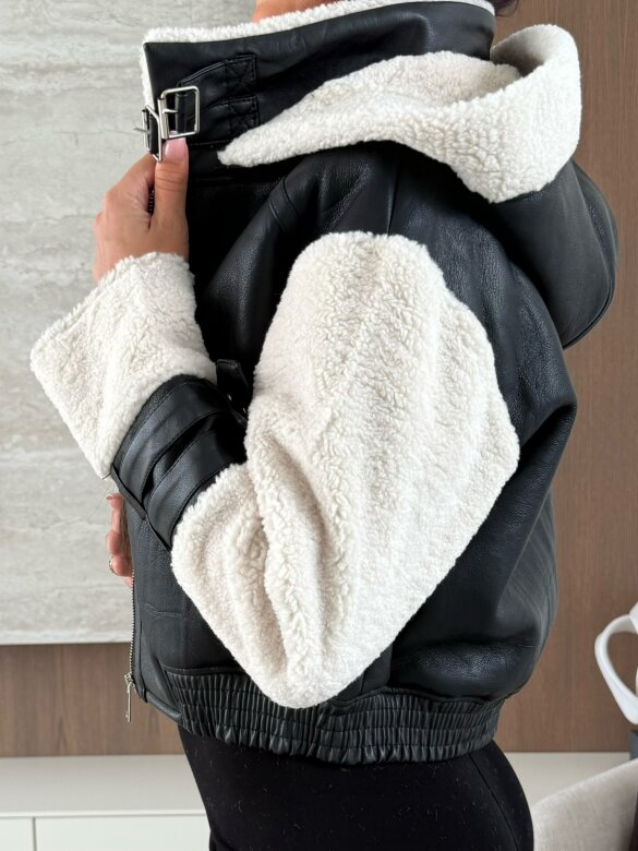 Kurtka Vionne eko skóra czarno-biała