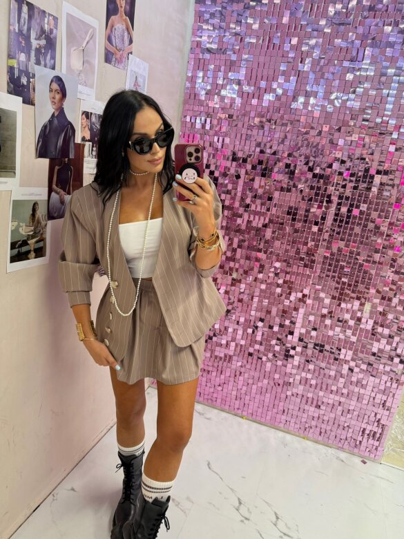 Spódniczko-szorty Trezze w paski beżowe