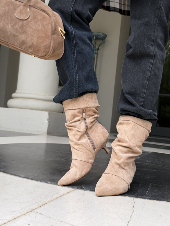 Botki Irre eko zamsz beżowe