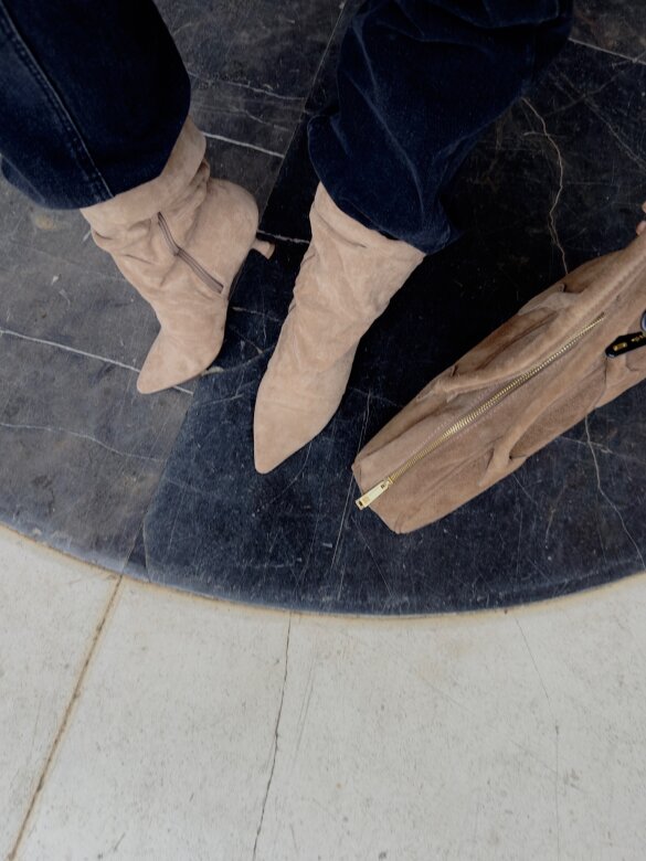 Botki Irre eko zamsz beżowe