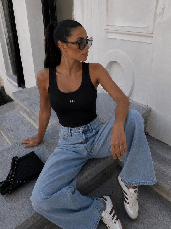 Top Azra black