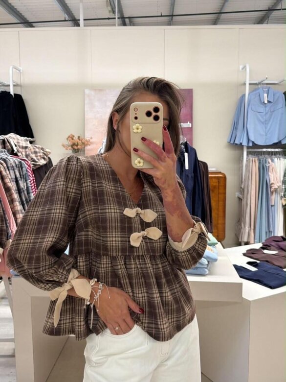 Blouse Lilia with cotton beige-brown