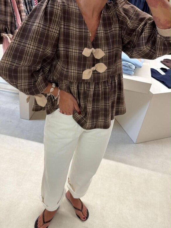 Blouse Lilia with cotton beige-brown