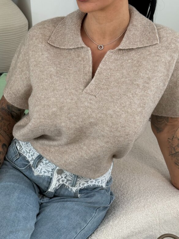 Sweter Veleta z kołnierzem beżowy