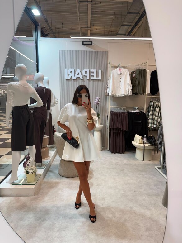 Dress Iladia with viscose ecru