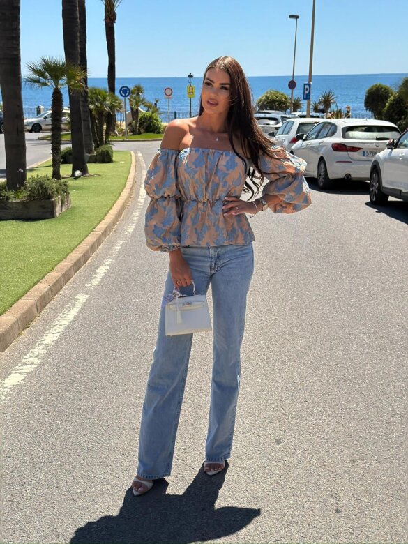 Bluzka Alira hiszpanka z wiskozy beżowo-niebieska