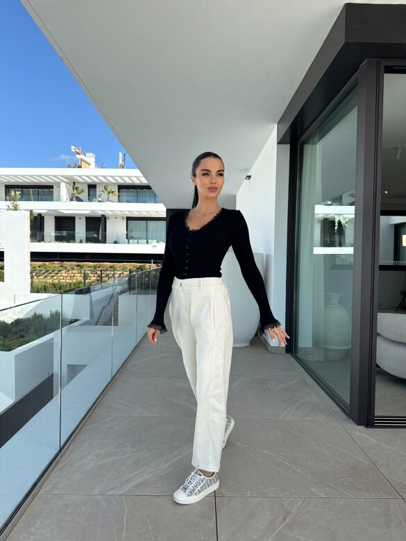 Sweter Floriss z koronką czarny