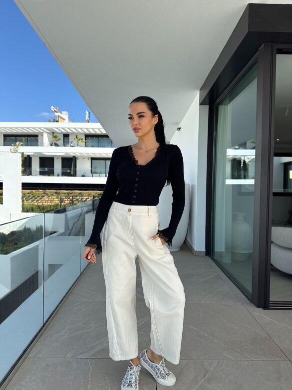 Sweter Floriss z koronką czarny