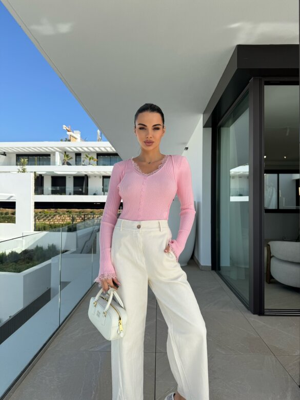 Sweter Floriss z koronką pudrowy