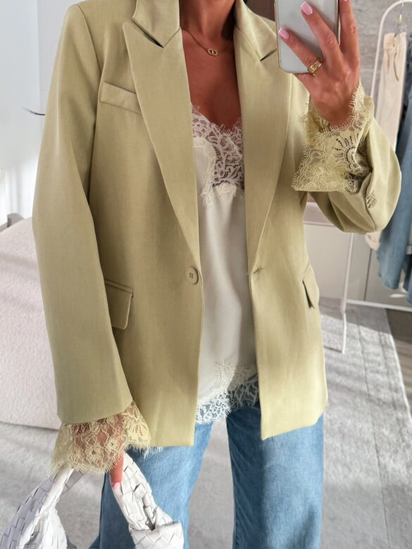 Blazer Hawaii with lace pistachio