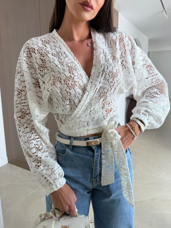 Bluzka Carla koronkowa biała 