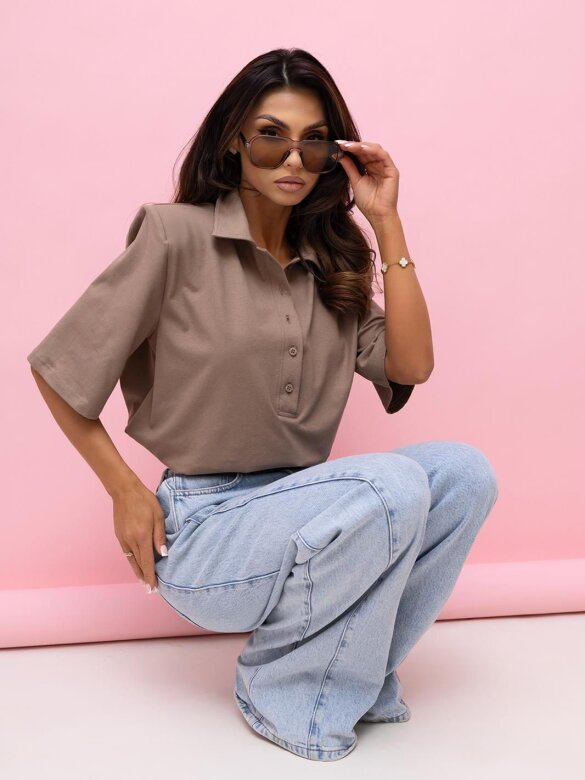 T-shirt Lossa with collar chocolate