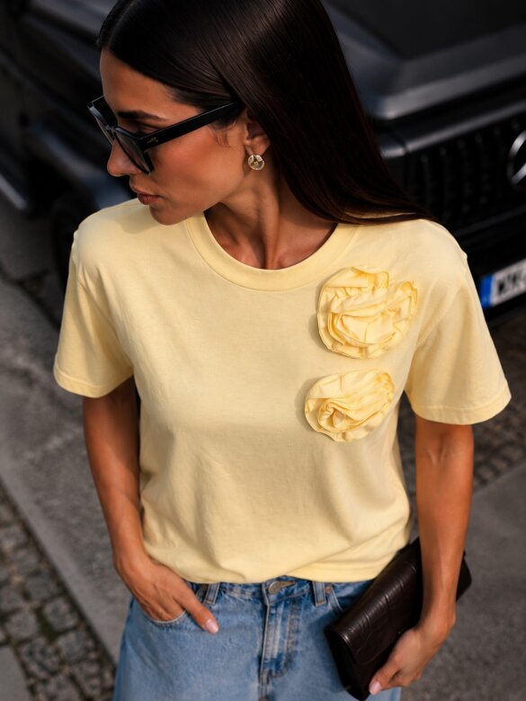 T-shirt Rosi with viscose butter yellow