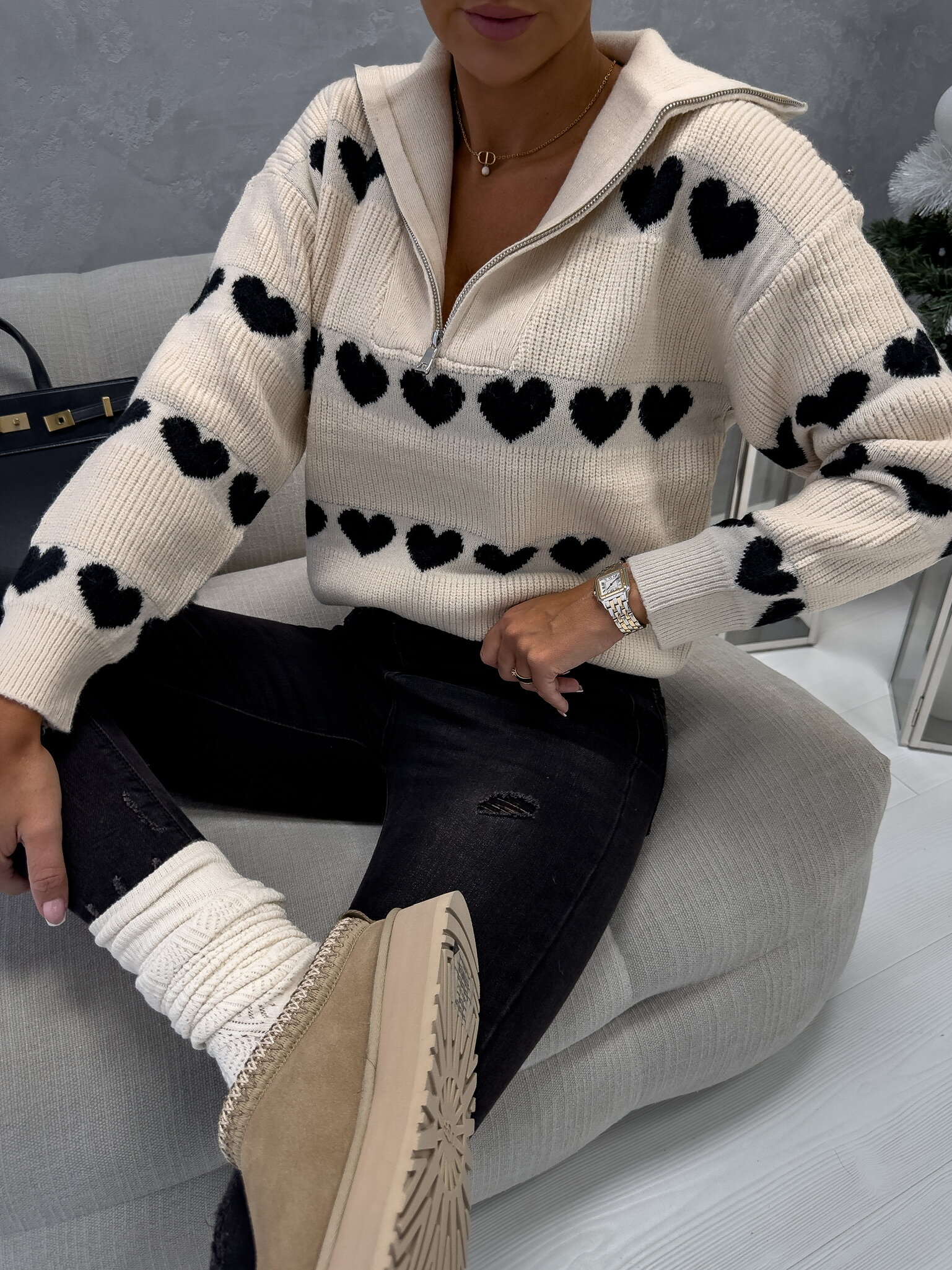 Sweter Never Be Me ecru-czarny
