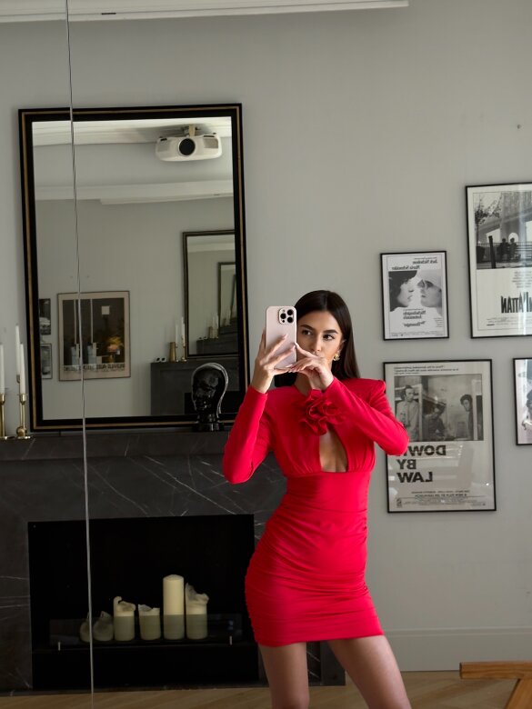 Sukienka Linesa z różą czerwona 