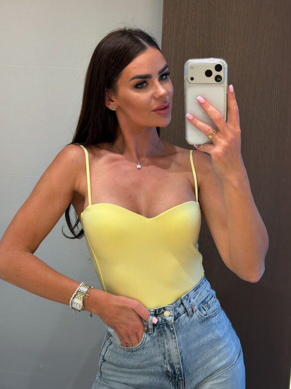 Top Maurice butter yellow