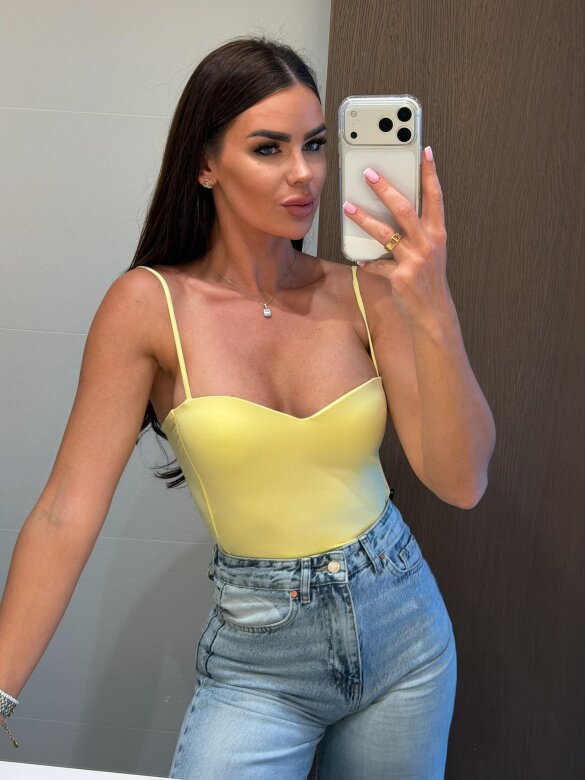 Top Maurice butter yellow