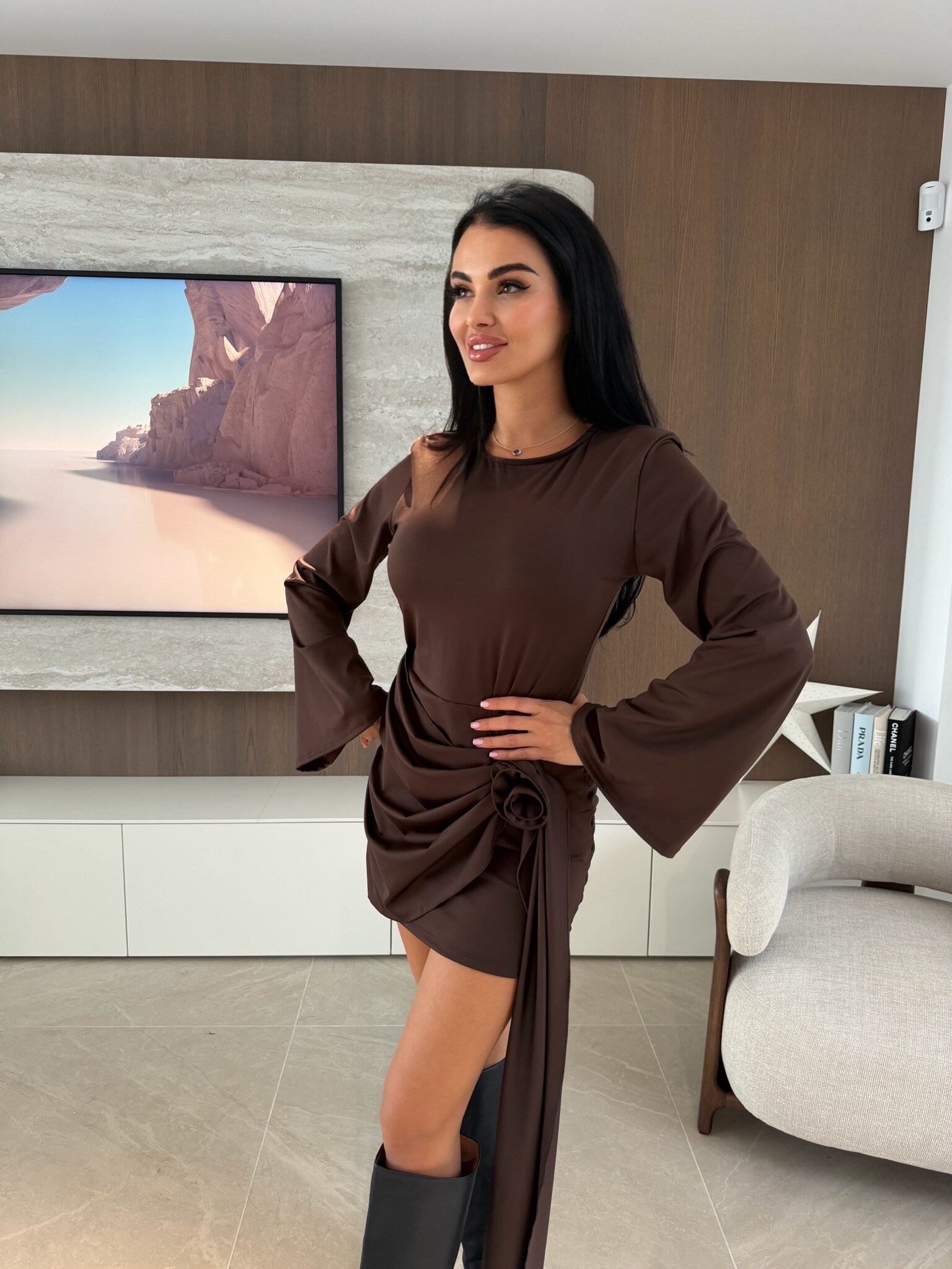 Sukienka Elene z szarfą czekoladowa 