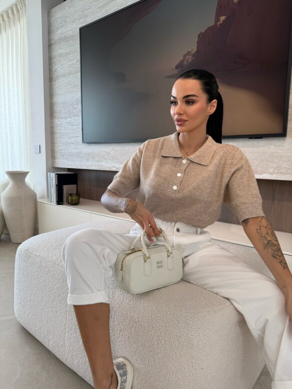 Sweter Tullip z kołnierzem beżowy