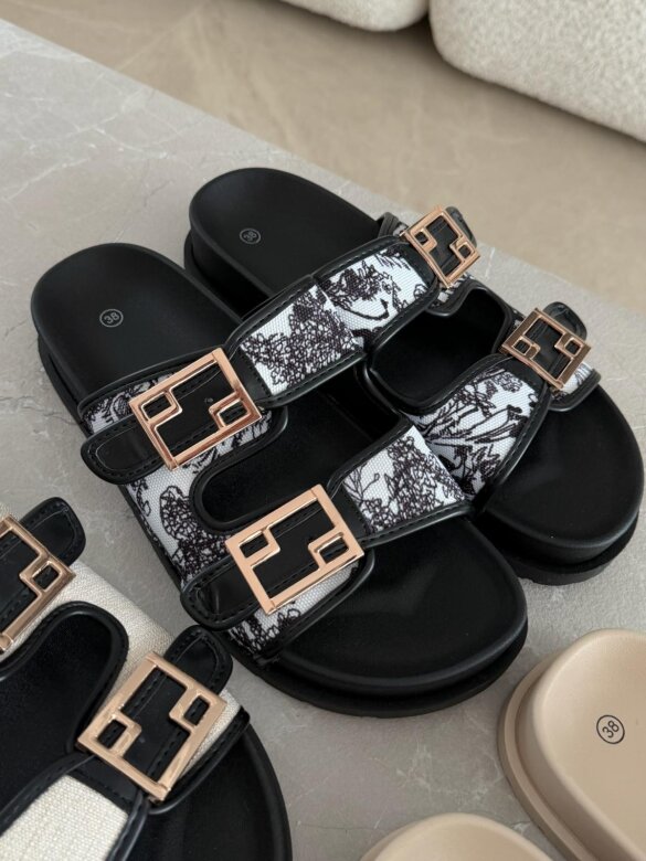 Klapki Royal Slide czarno-białe