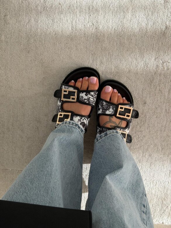 Klapki Royal Slide czarno-białe