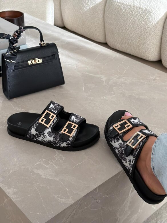 Klapki Royal Slide czarno-białe