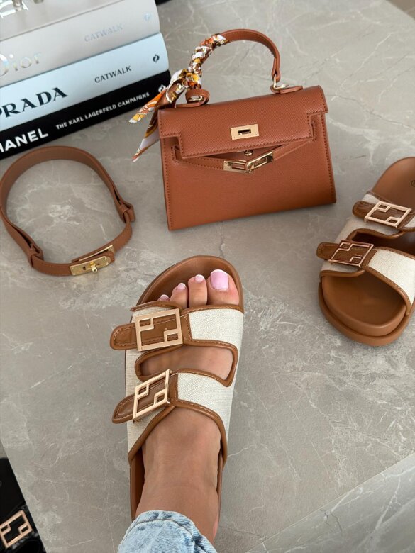 Klapki Royal Slide karmelowo-beżowe