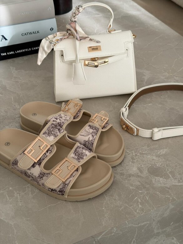 Klapki Royal Slide print jasnobeżowe