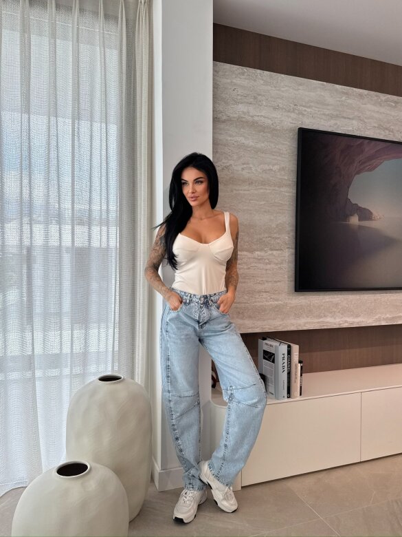 Body Jennifer jasnobeżowe