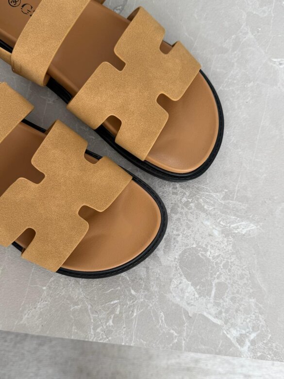 Sandały Caterino karmelowe 