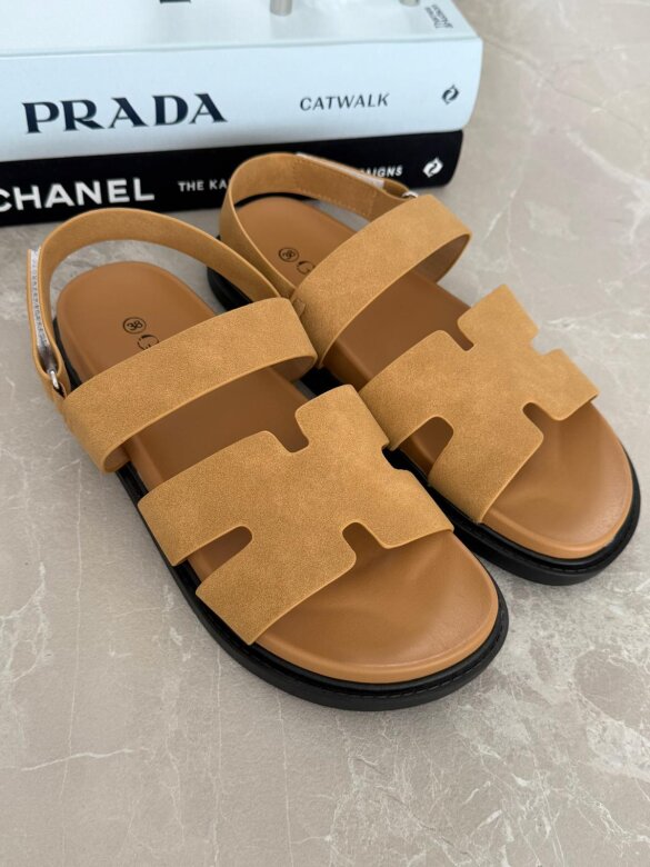 Sandały Caterino karmelowe 