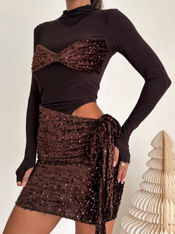Sukienka Bellara z welurem i cekinami czekoladowa
