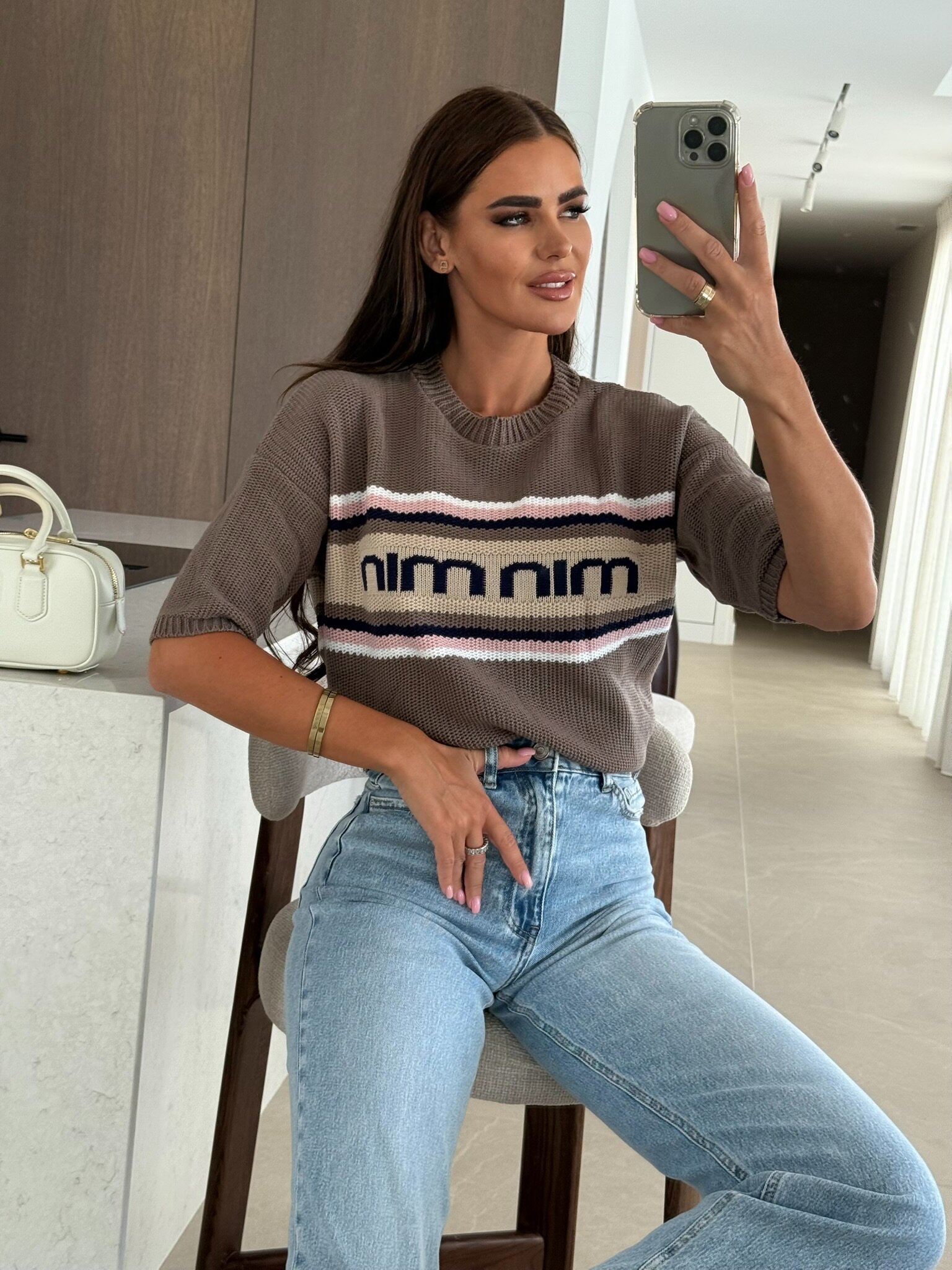 Sweter Carinio w paski mocca-pudrowy